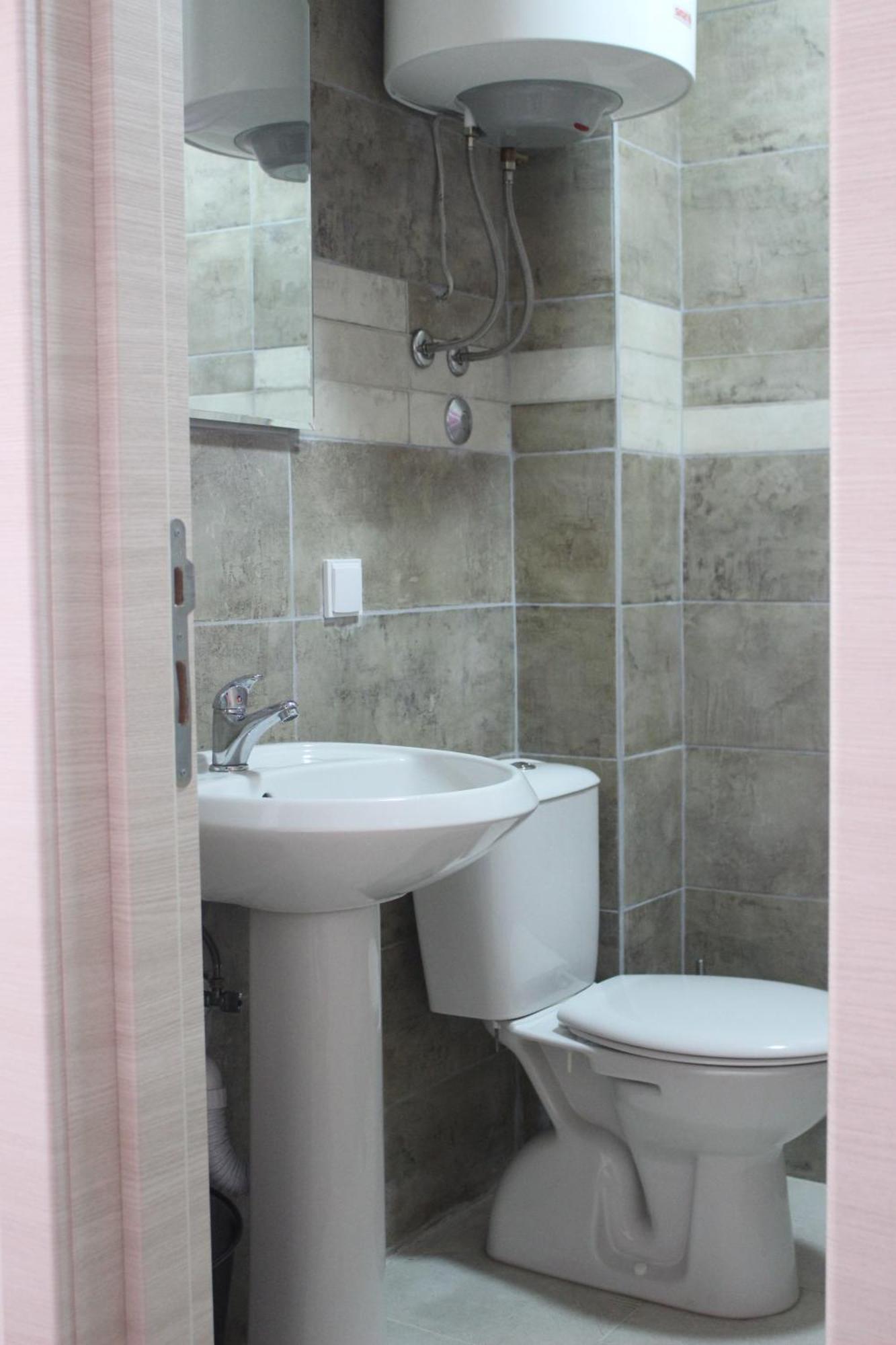 Rea Apartmants